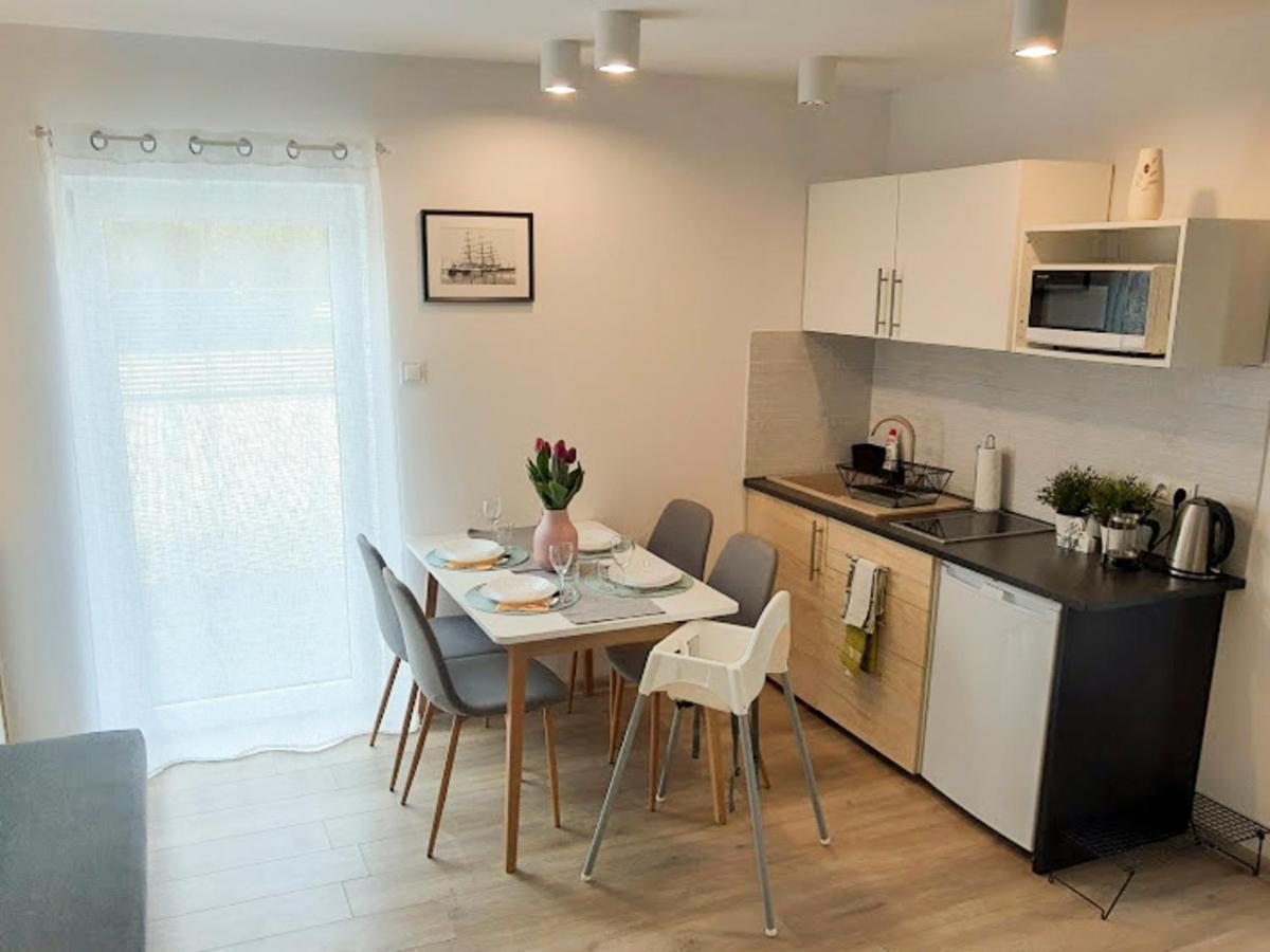 Blekit Apartamenty Przy Jastrzebiej Mieroszyno Exteriör bild